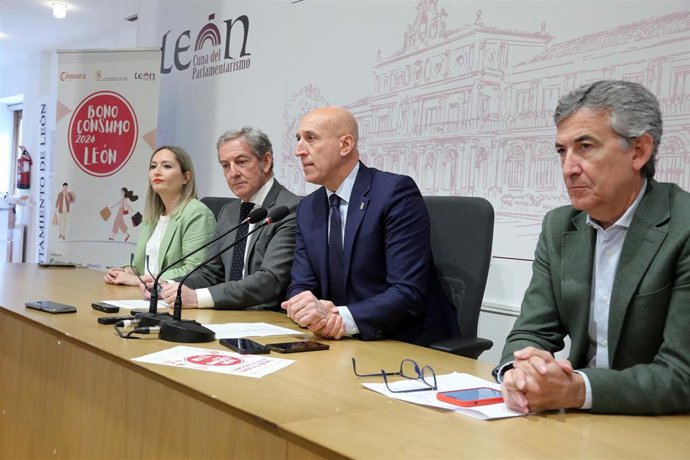 Imagen de la presentación en rueda de prensa de una nueva edición de los Bonos al Consumo.