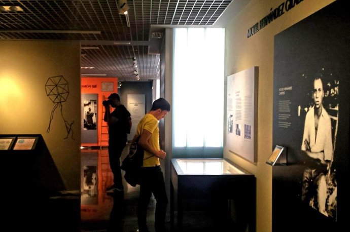 Archivo - Visitantes del Museo Miguel Hernández-Josefina Manresa/Archivo