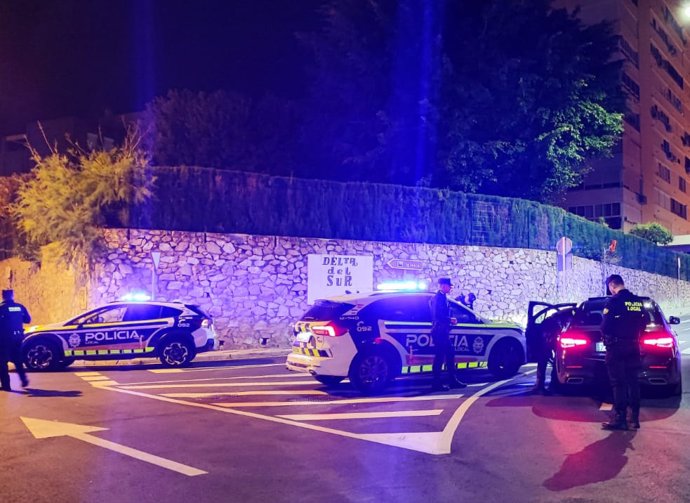 Patrullas del Servicio Especial Nocturno de la Policía Local de Benalmádena.