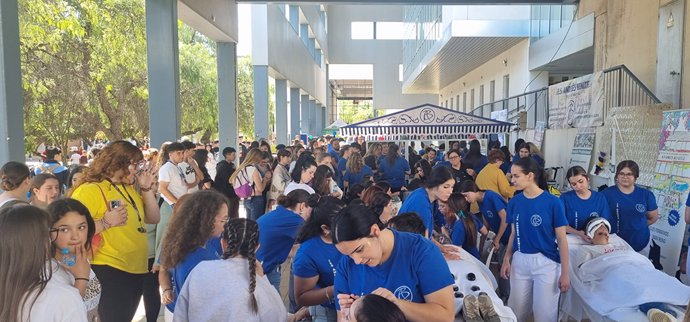 Asistentes a la III Feria de Formación Profesional en el Campus de Jerez