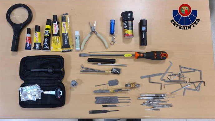 Material incautado por la Ertzaintza