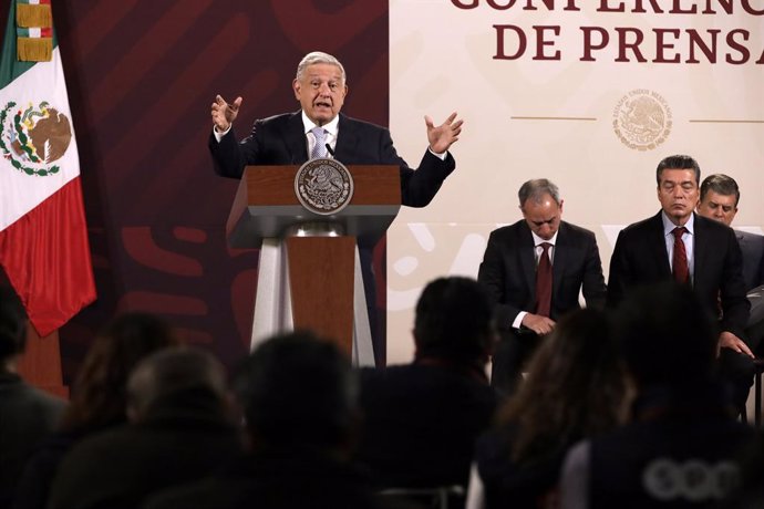 Archivo - 17 April 2023, Mexico, Mexico City: Mexican President Andres Manuel Lopez Obrador speaks during a press conference at the National Palace. 