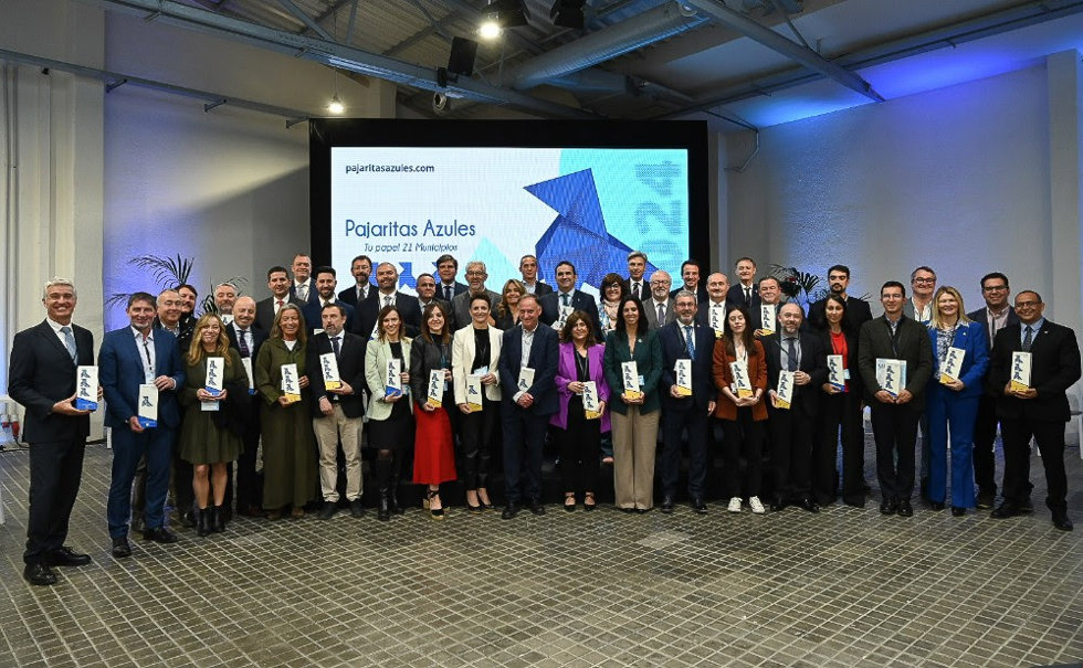 ASPAPEL premia a 47 ayuntamientos a través de su programa Pajaritas Azules por impulsar el reciclaje de papel y cartón.