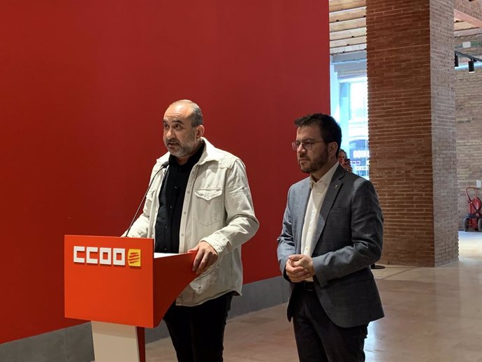 El secretari general de CCOO de Catalunya, Javier Pacheco, i el president de la Generalitat, Pere Aragonès