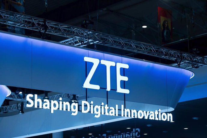 Archivo - Estand de ZTE en el Mobile World Congress (MWC) 2023 durante la segunda jornada, a 28 de febrero de 2023, en L'Hospitalet de Llobregat, Barcelona, Catalunya (España). 