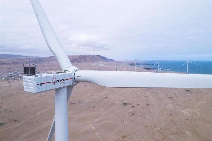 Archivo - Parque eólico de Acciona Energía en Perú