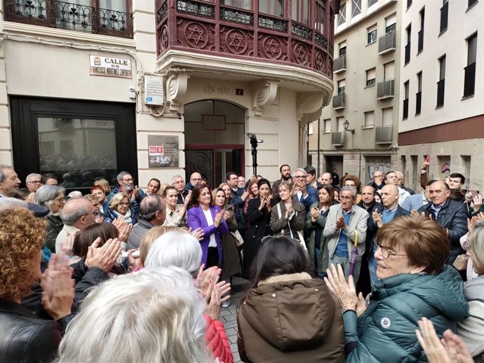 Socialistas riojanos muestran su apoyo a Pedro Sánchez y le recuerdan que "sí merece la pena" gobernar este país