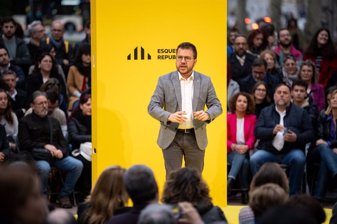 El president de la Generalitat i candidat d'ERC a la reelecció, Pere Aragonès, en el primer acte de campanya de les eleccions catalanes el 12 de maig.