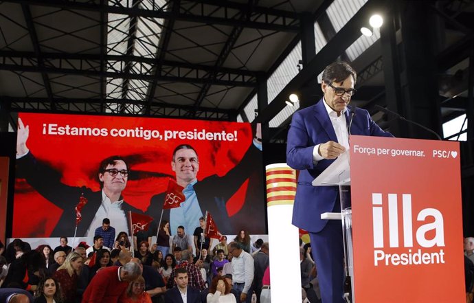 El líder y candidato del PSC al 12M, Salvador Illa, en el primer acto de campaña en Sabadell (Barcelona)