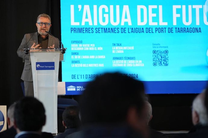 El presidente del Port de Taragona, Saül Garreta, durante su intervención en la apertura del acto central de 'Les Setmanes de l'Aigua'
