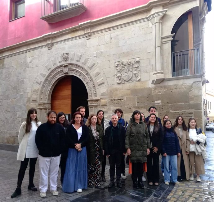 El CCR acoge la visita de los alumnos del Máster en Enoturismo de la UR