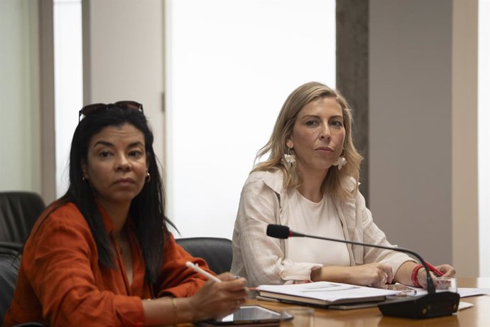 Archivo - Arxiu- La socialista Rocío Briones, a la dreta en una imatge d'arxiu