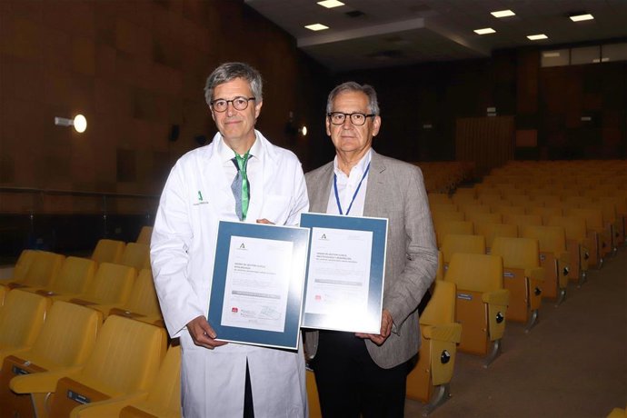 Los Servicios de Oftalmología y Anestesiología y Reanimación del hospital Virgen Macarena (Sevilla)  reciben el nivel 'Óptimo' de certificación de calidad.