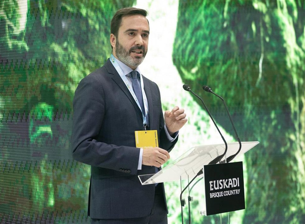 Archivo - El consejero de Turismo, Comercio y Consumo del Gobierno del País Vasco, Javier Hurtado
