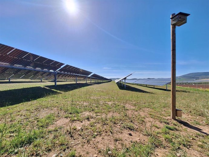 Uno de los refugios instalado por Endesa en una planta solar andaluza.