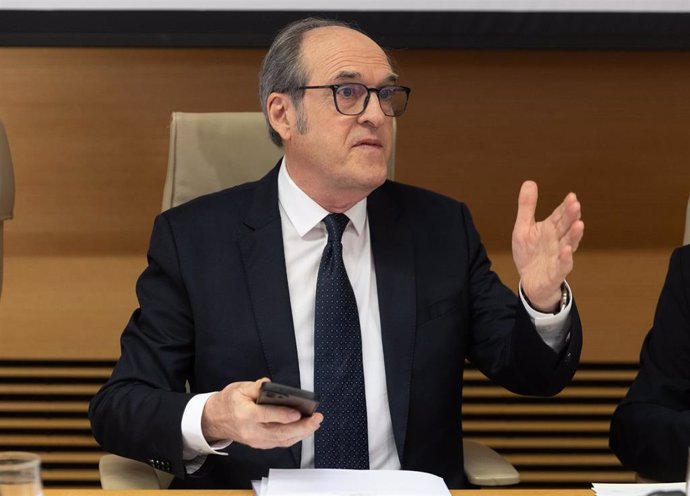 El Defensor del Pueblo, Ángel Gabilondo, comparece durante la Comisión Mixta de Relaciones, en el Congreso de los Diputados, a 26 de abril de 2024, en Madrid (España). 