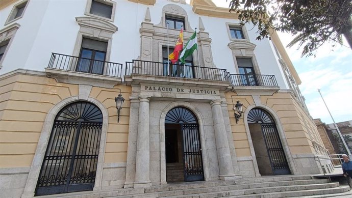 Archivo - Fachada de la Audiencia Provincial de Cádiz.