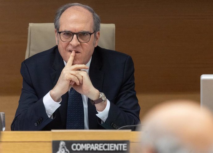 El Defensor del Pueblo, Ángel Gabilondo, comparece durante la Comisión Mixta de Relaciones, en el Congreso de los Diputados, a 26 de abril de 2024, en Madrid (España). 