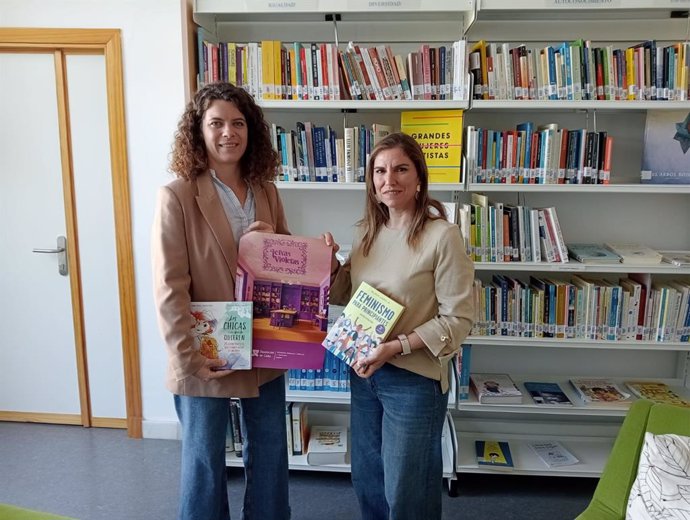 Susana Sánchez Toro en la Biblioteca de Medina Sidonia.