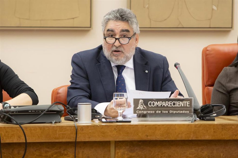 AMP. P.depor.- Las CCAA gobernadas por el PP denuncian "abuso de autoridad y criterio partidista" de Rodríguez Uribes