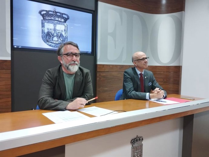 Los concejales del Grupo Municipal Socialista Juan Álvarez y Jorge García Monsalve.