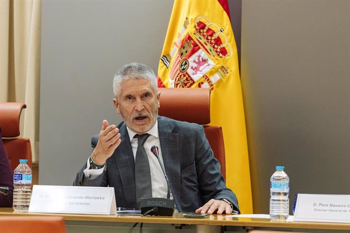 El ministro del Interior, Fernando Grande-Marlaska, ofrece una rueda de prensa en la sede de la Dirección General de Tráfico, 