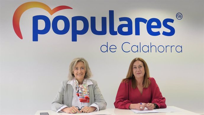 La alcaldesa de Calahorra, Mónica Arcéiz, y la portavoz adjunta del Grupo Parlamentario Popular, Begoña M. Arregui, han comparecido en rueda de prensa