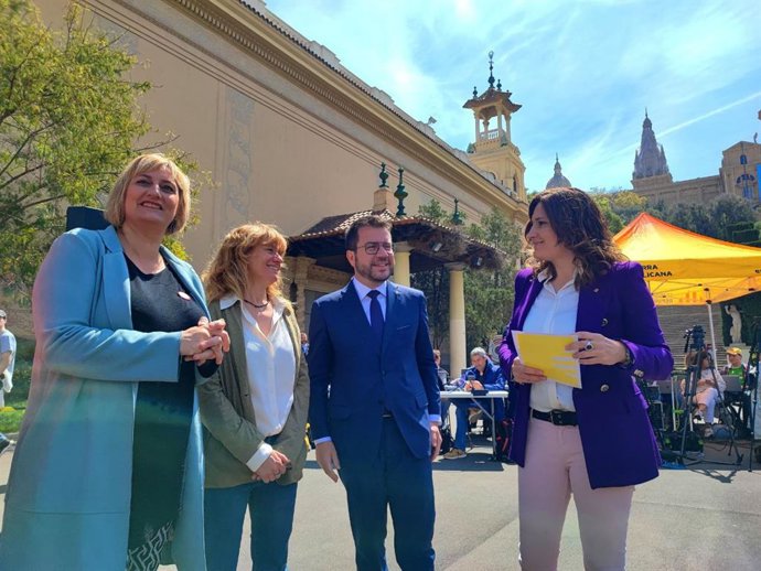 En presidente de la Generalitat y candidato de ERC a las elecciones catalanas, Pere Aragons, en Barcelona, el 26 de abril de 2024.