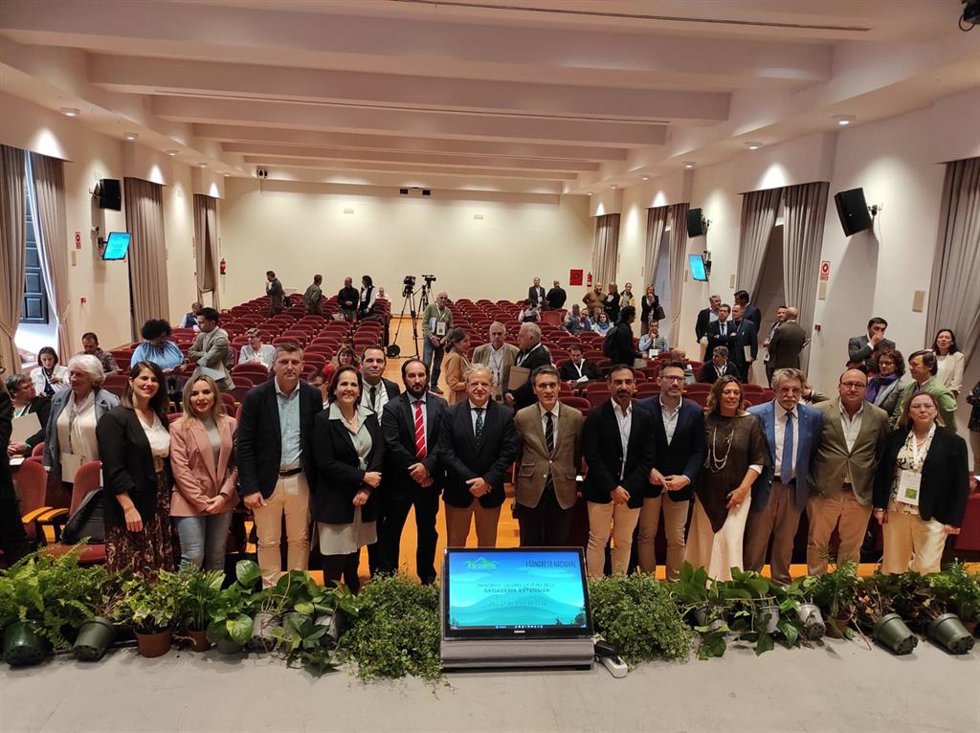 Autoridades en la inauguración del Congreso Nacional Principios, Valores y Futuro de la Ganadería Extensiva, que se celebra en Córdoba.