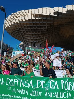 Imagen de archivo de una manifestación de Marea Verde en Sevilla.
