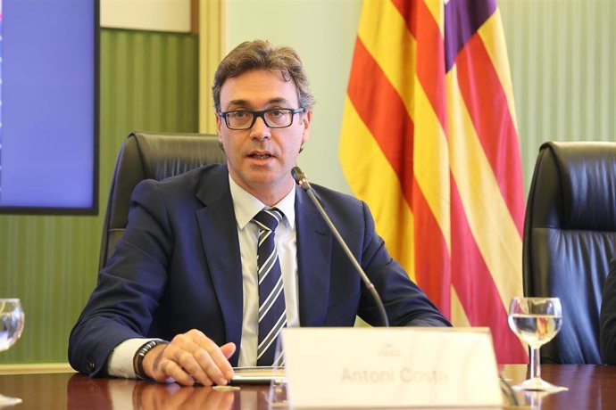 Archivo - El vicepresidente del Govern y conseller de Economía, Hacienda e Innovación, Antoni Costa. Imagen de archivo.