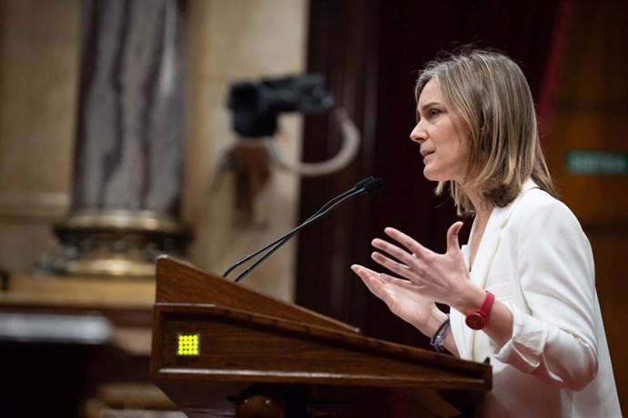 Archivo - Jéssica Albiach en un pleno del Parlament