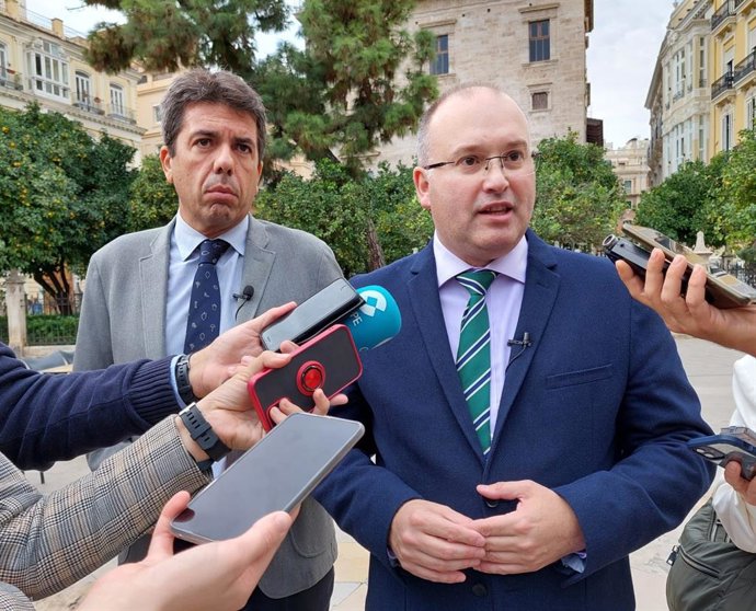 Archivo - Arxiu - Imatge d'arxiu del portaveu del PP al Congrés, Miguel Tellado, i el president de la Generalitat, Carlos Mazón.