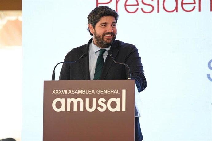 El presidente de la Comunidad, Fernando López Miras, en la inauguración de la XXXVII Asamblea General Ordinaria de la Asociación Empresarial de Sociedades Laborales y Participadas de la Región de Murcia (Amusal)