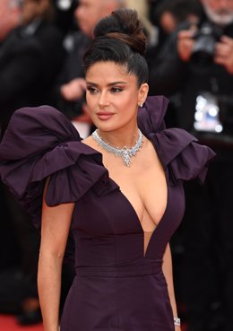 Archivo - 20 May 2023, France, Cannes: Mexican-American actress Salma Hayek attends the premiere for Killers of the Flower Moon during the 76th Cannes Film Festival. 