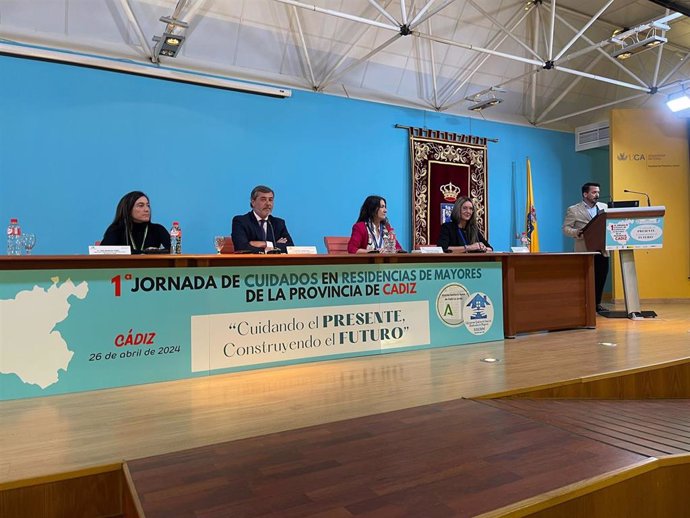 Inauguración de la Jornada de Cuidados en Residencias de Mayores de la provincia de Cádiz.