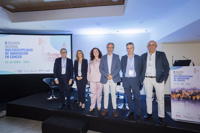 II Reunión Nacional Multidisciplinar de Innovación en Cáncer, organizada por la Unidad Integral de Oncología del Hospital Quirónsalud Málaga y que ha acogido a un centenar de referentes en la materia.