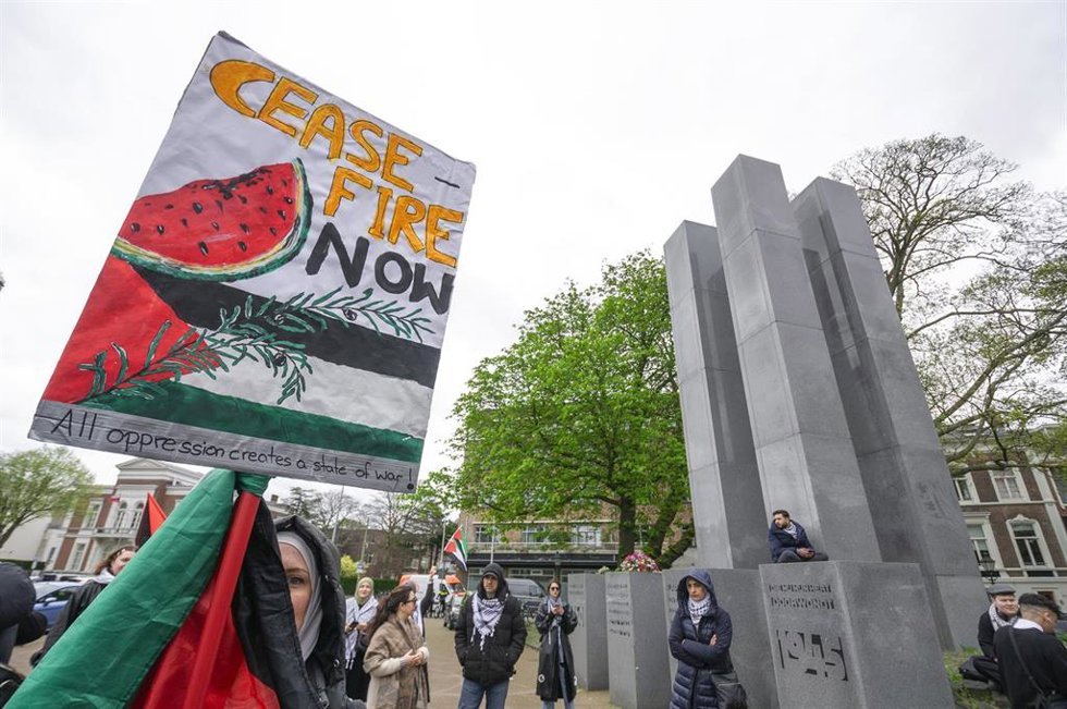 Protestas a favor de un alto el fuego en Gaza ante la Corte Internacional de Justicia en La Haya