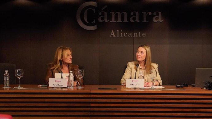 Nuria Montes (I) reivindica la aportación del sector comercial al PIB de la Comunitat Valenciana