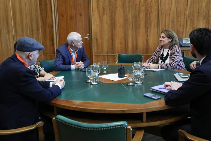 La vicepresidenta tercera del Gobierno y ministra para la Transición Ecológica y Reto Demográfico, Teresa Ribera, se reúne con el presidente del Cabildo de El Hierro, Alpidio Armas