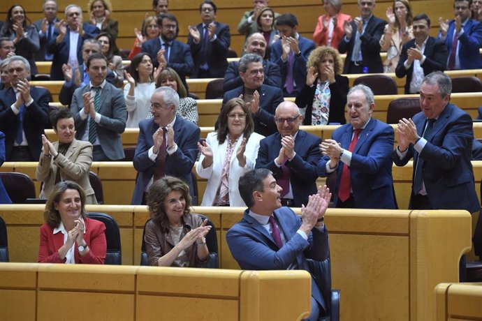 Archivo - Aplausos al presidente del Gobierno durante una sesión de control al Gobierno, en el Senado, a 12 de marzo de 2024, en Madrid (España). El presidente del Gobierno comparece por primera vez esta legislatura en la sesión de control del Senado dond