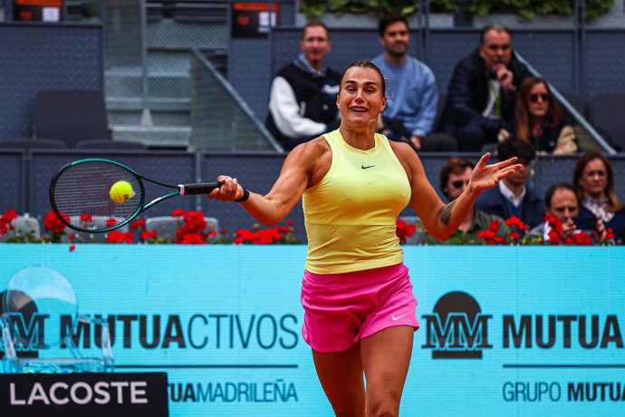 26 April 2024, Spain, Madrid: Belarus tennis player Aryna Sabalenka in action against Poland's Magda Linette during ther women's singles round of 64 tennis match of the Madrid Open 2024 tournament at La Caja Magica. Photo: Miguel Reis/SOPA Images via ZUMA