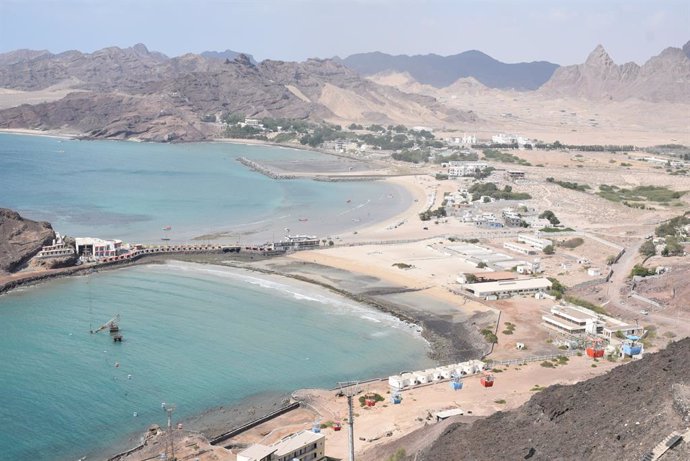 Archivo - (220102) -- ADEN, Jan. 2, 2022 (Xinhua) -- Photo taken on Jan. 2, 2022 shows the city view of Aden, Yemen's southern port city.
