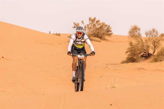 Archivo - El pentacampeón del Tour de Francia Miguel Induráin volverá a disputar en 2024 la Skoda Titan Desert en Marruecos.