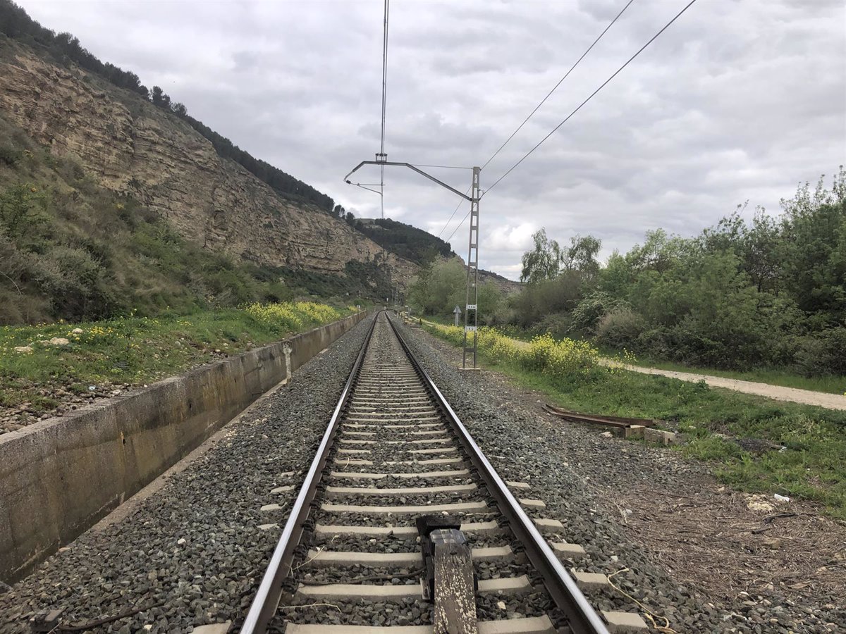  Por La Rioja  opina que la propuesta actual de la conexión ferroviaria Logroño-Miranda  podría ser más eficiente 