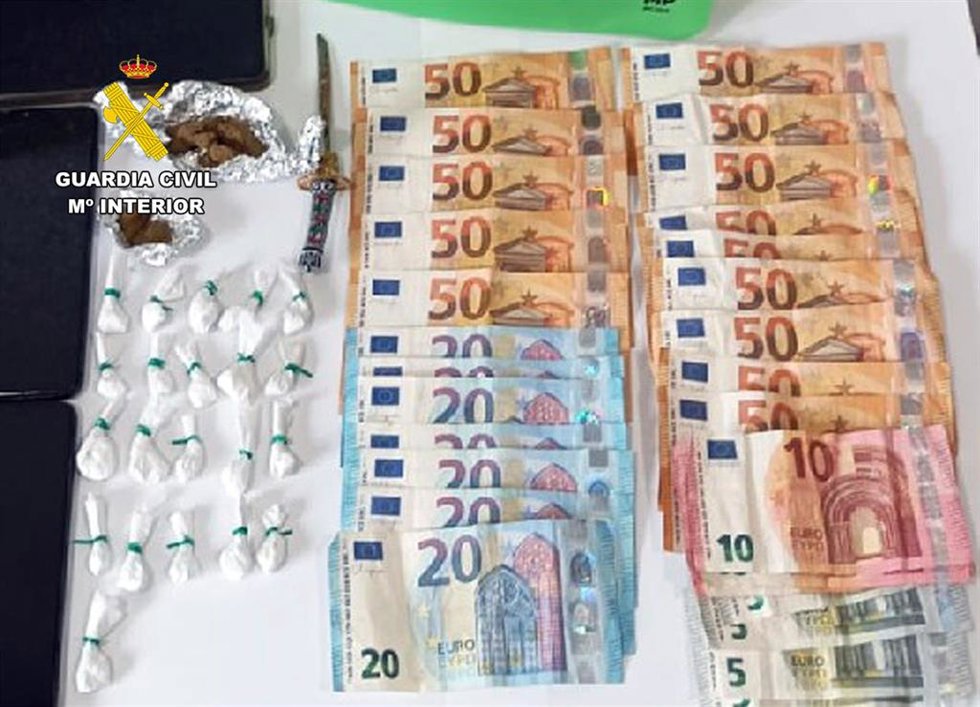 Soprenden en un control en Fuente Álamo a un traficante de drogas que portaba 50 dosis de cocaína y hachís