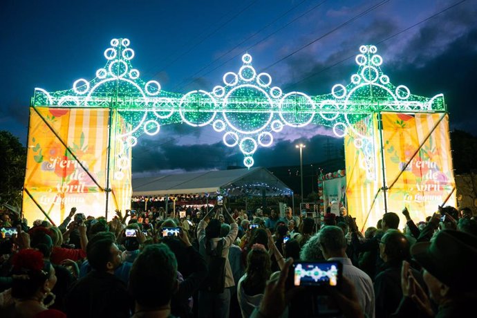 Acto de Encendido de la Arcada y del Alumbrado de la Feria de Abril de La Laguna