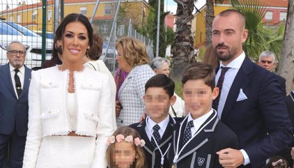 Miriam Ramos celebra la comunión de sus dos hijos sin la presencia de Sergio y René