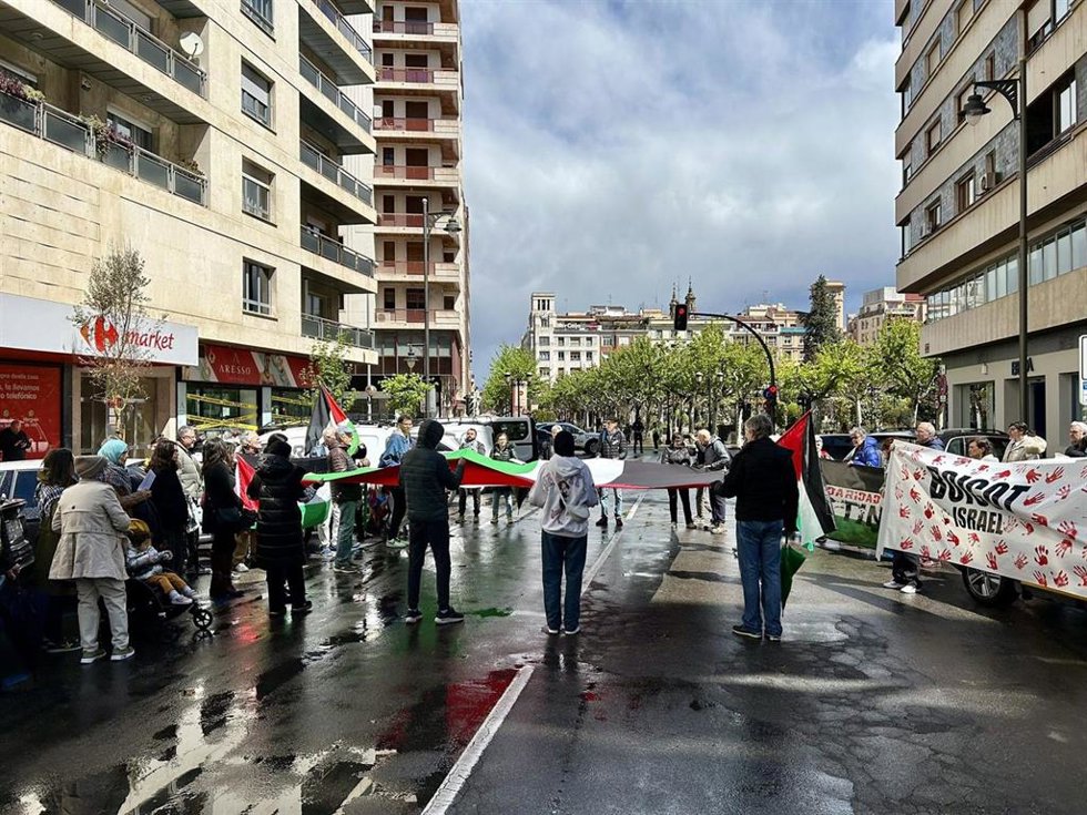 Concentración muestra el apoyo al pueblo palestino y pide "boicotear" a productos y empresas que colaboren con Israel