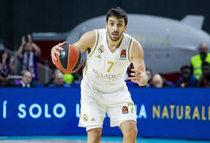Archivo - MADRID, SPAIN - FEBRUARY 4: Facundo Campazzo of Real Madrid in action during Euroleague basketball match played between Real Madrid and Baskonia at WiZink Center on February 4, 2020 in Madrid, Spain.